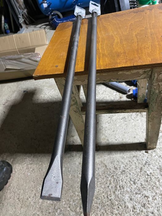 Burghie și daltă și șpiț marcă  Bosch noi.