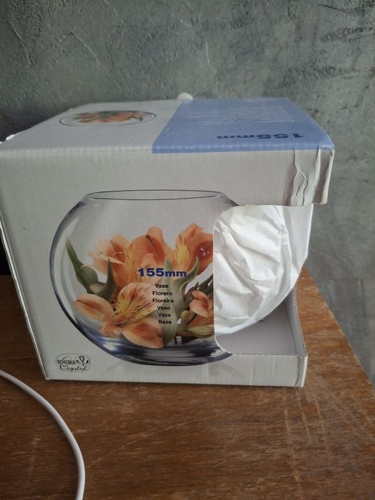 Продам набор из 12предметов и вазу