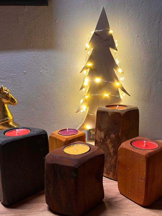 Празнични дървени свещници от естествен орех и дива череша