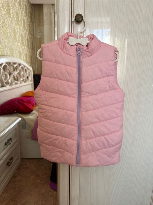 Продам жилетку wikiki