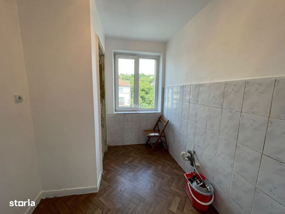 Apartament 3 camere, decomandat, zona Pacurari - Petru Poni, Iasi