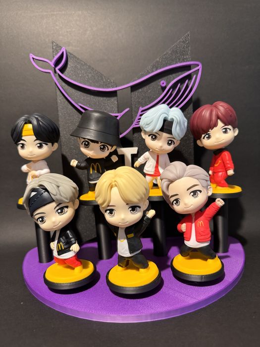 Stand bts pentru expunerea figurinelor