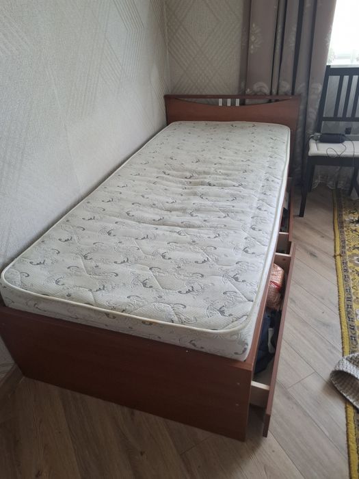 Продам кровать односпальная