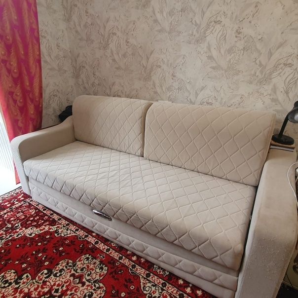 Диван продаётся срочно