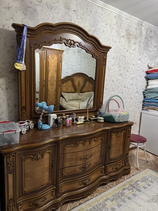 Спальный гарнитур