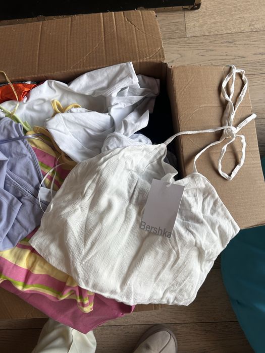 Haine noi cu eticheta