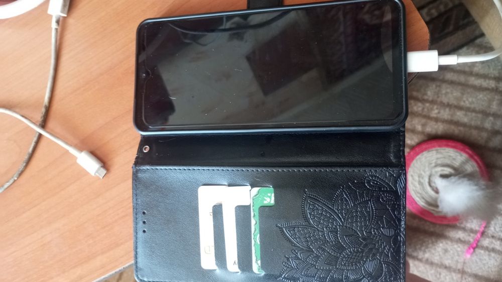 Продам смартфон Poco c 71