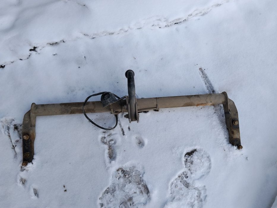 Продам фаркоп гольф3