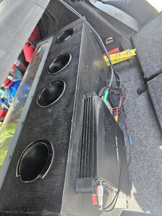 Vând subwoofer 1000w, 2 difuzoare, 350 rms reali