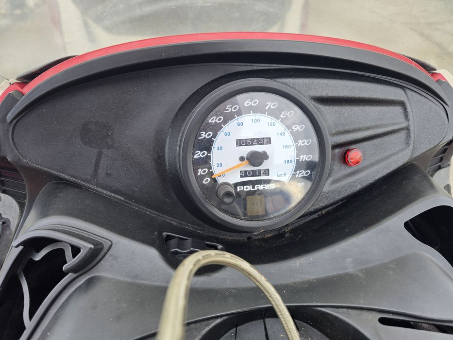 Snowmobil Polaris(Nu SkiDo, BRP, Yamaha)