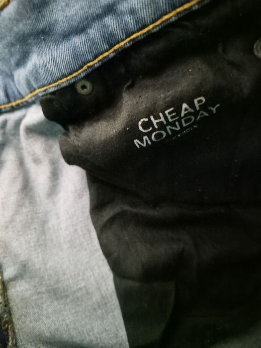 Джинсы  без гарантии