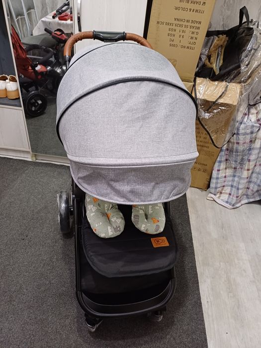 Продаётся фирменный коляска Kinderkraft