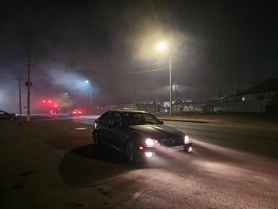 Продаю lexus is300 3л