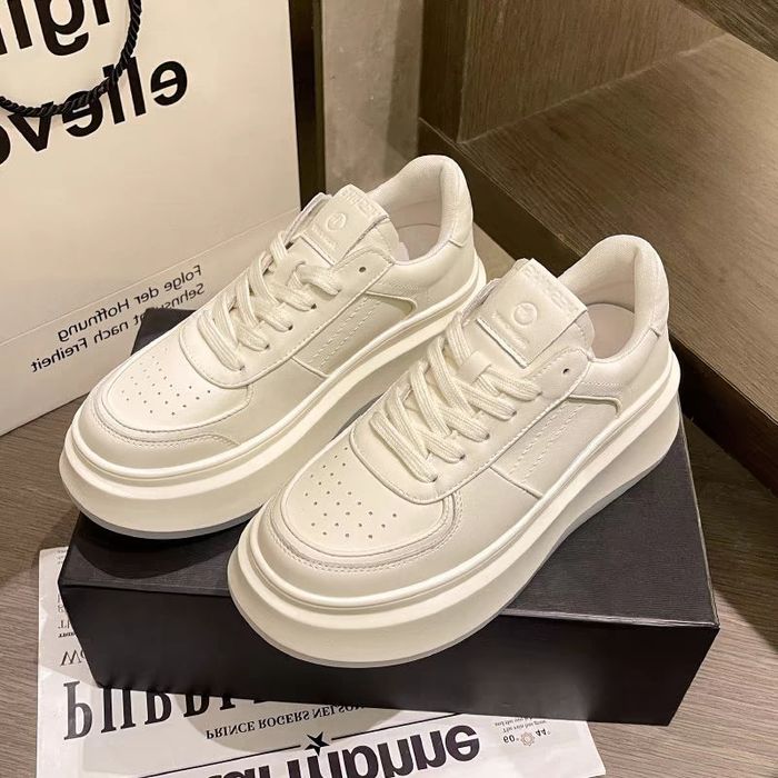 Качественные кроссовки