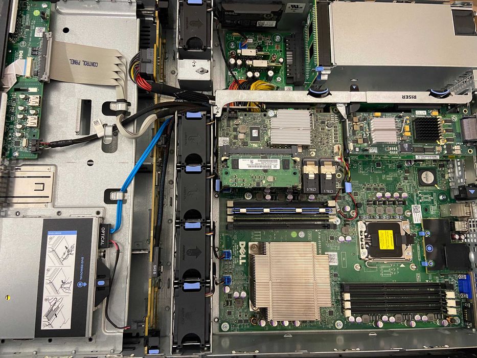 Сървър Dell R510 Xeon E5507, 32GB RAM, PERC H700, 8 x 3.5", 2x 1100W