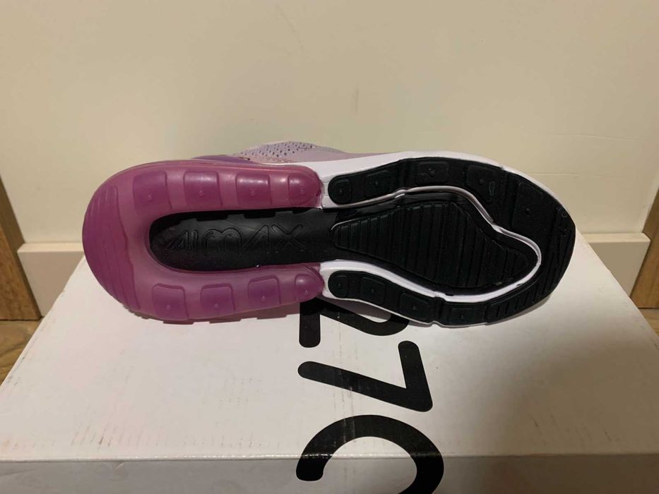 Нови оригинални дамски маратонки Nike Air Max 270 размер 37.5