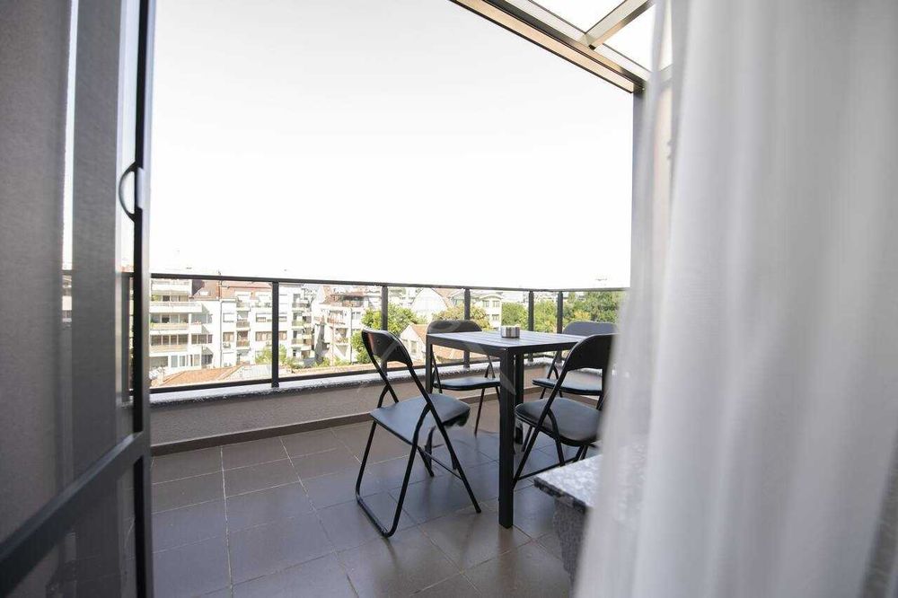 Дава се под наем Тристаен апартамент в Пловдив, Център - 140 кв.м за 1146.99 € - Снимка #7