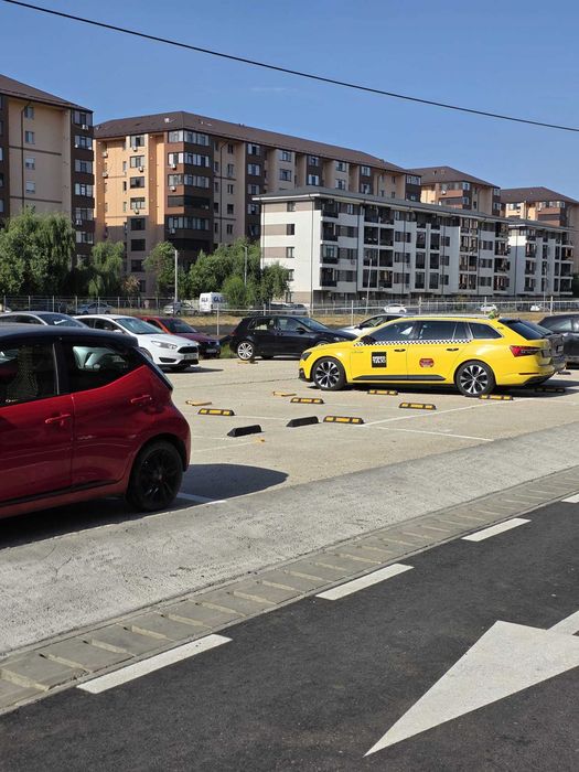 Garsonieră  decomandată și loc parcare privat