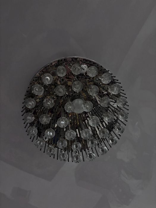 Продам люстру с музыкой