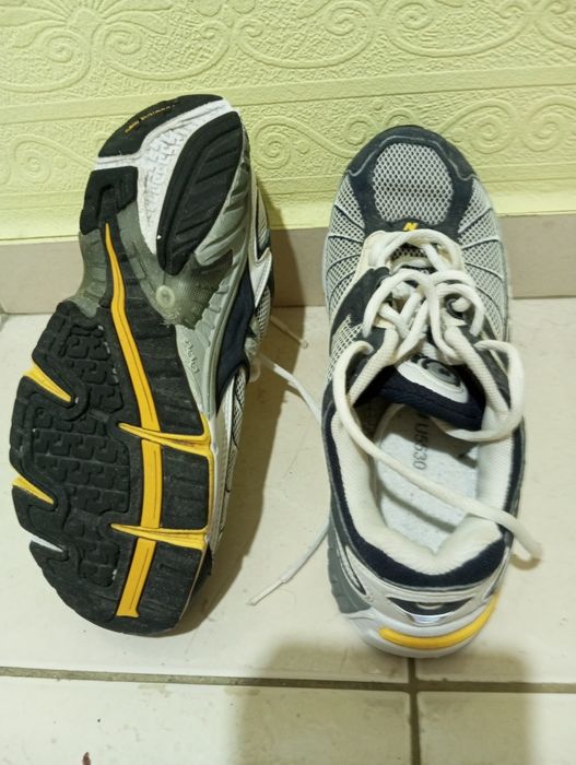 Продавам маратонки New Balance номер 42 малко ползвани