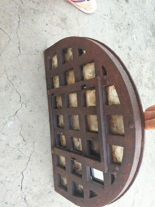 Ușă  ,sobă   ...