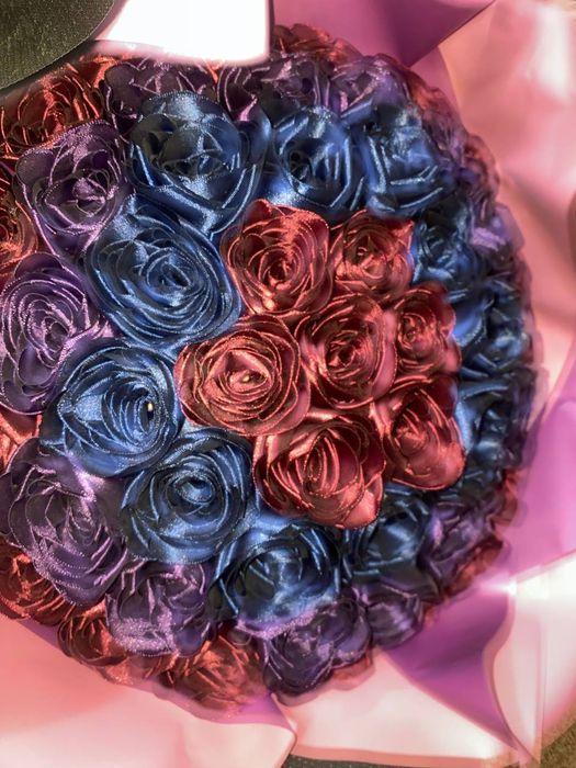 Оригинальный элегантный букет из шелковых лент