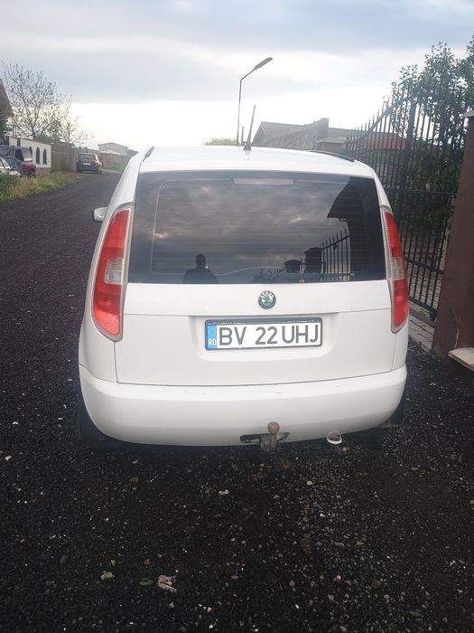 Vând Skoda Roomster