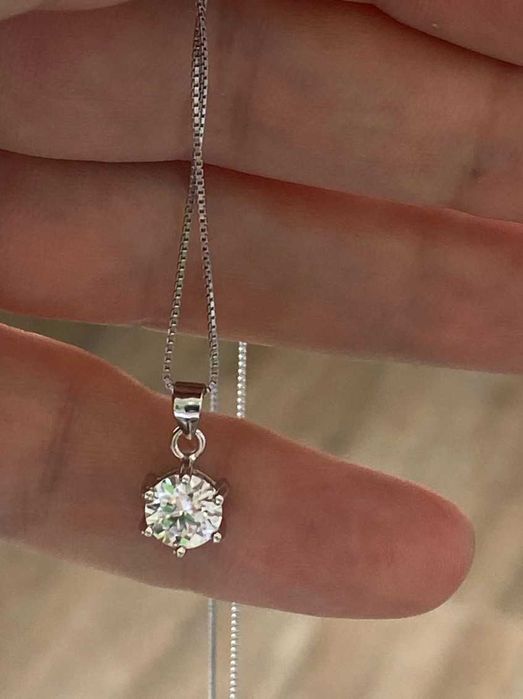 Сребърнo Колие 925 с Платинено покритие и камък Мойсанит - 4 карата!