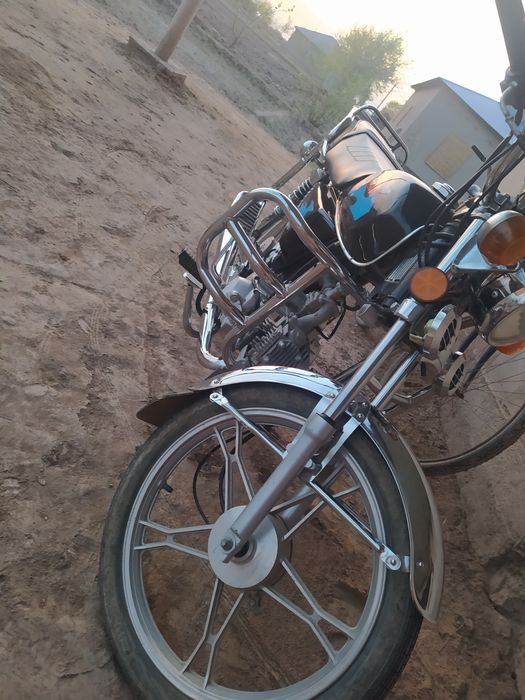 IRBISMOTOSIKL50Cub yaxi yurib turgan