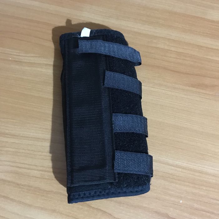 Бандаж на лучезапястный сустав