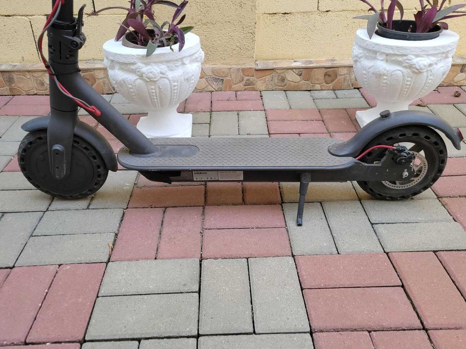 Xiaomi M365 Trotinetă Electrică – Stare Bună