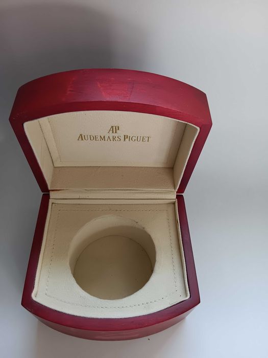 cutie pentru ceas Audemars Piguet ,AP , Originala