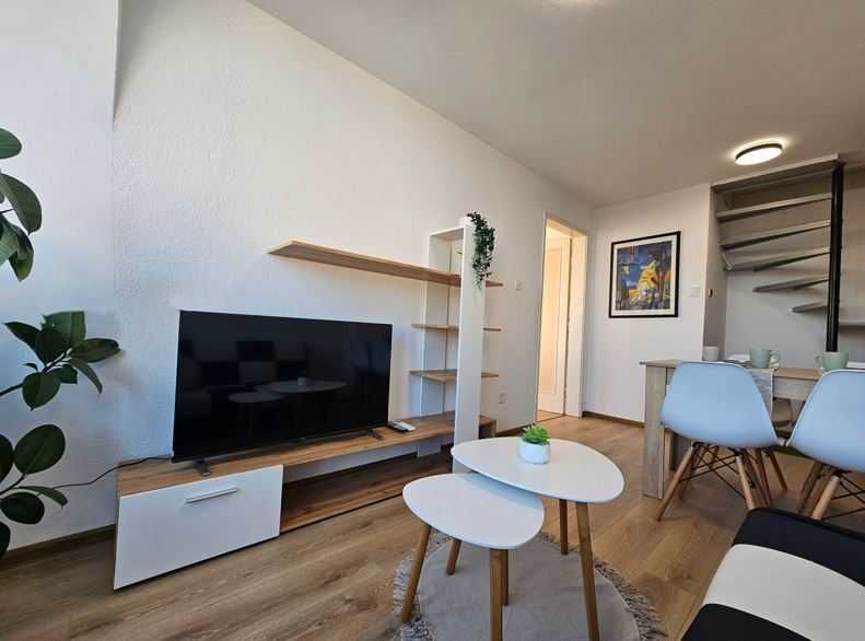 Дава се под наем Тристаен апартамент в Варна, Аспарухово - 70 кв.м за 475 € - Снимка #3