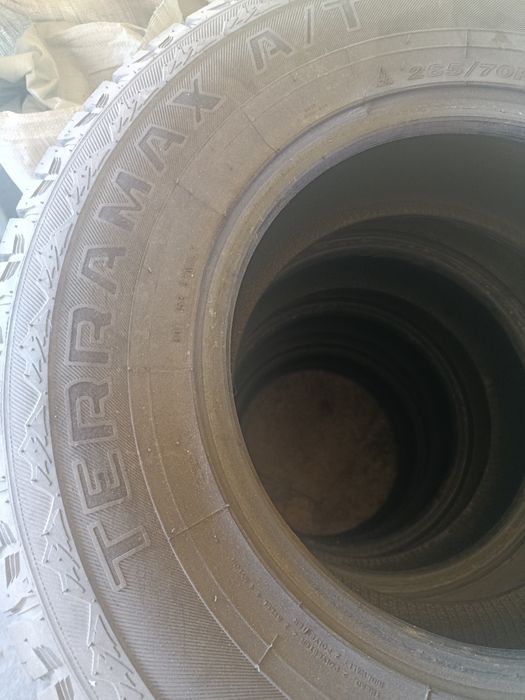 Продам комплект резины