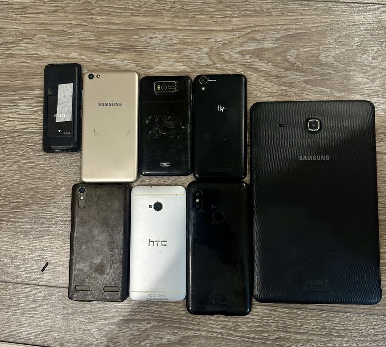 Продам телефоны и планшет на запчасти