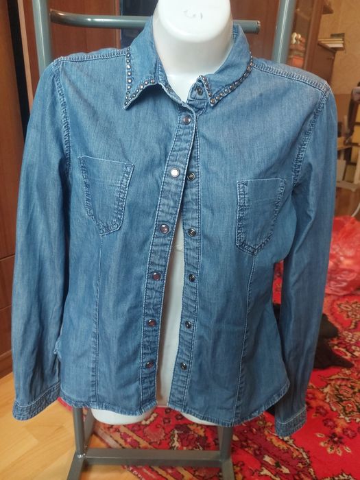 Продам рубашку с капюшоном и др.