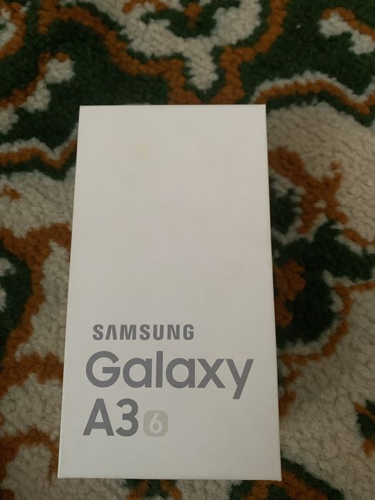 Сотовые телефоны самсунг А3, самсунг j2