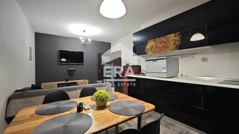 Дава се под наем Двустаен апартамент в Търговище, Център - 45 кв.м за 278.97 € - Снимка #4