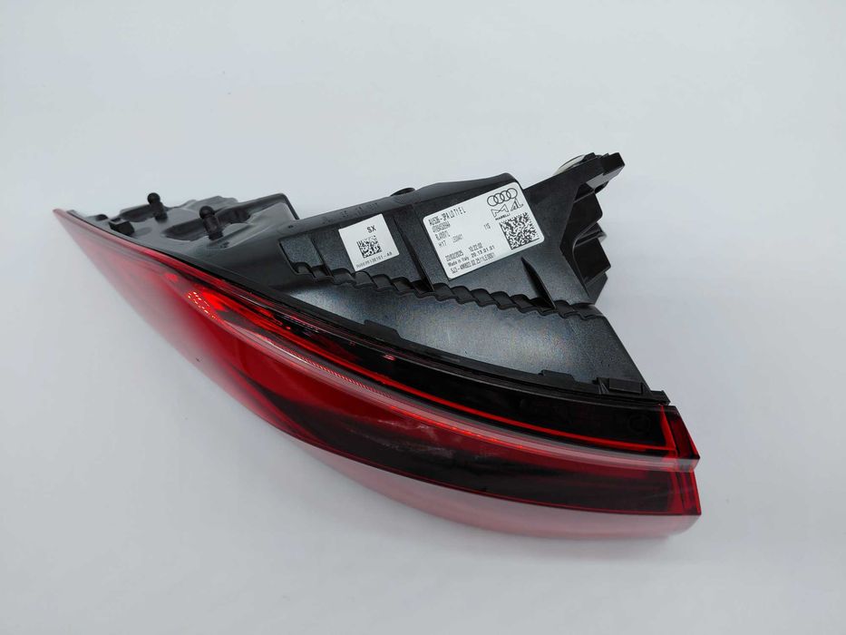 4M8945069AA Нов Ляв Стоп Matrix Audi Q8 Facelift 23-
