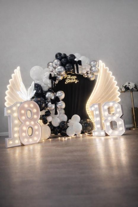 Decor baloane majorat, cifre luminoase 18 majorat, plaforma majorat