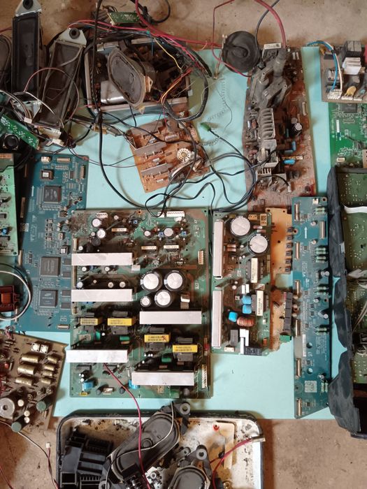 Лом радиодеталей