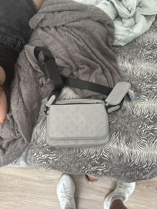Borseta Lousi Vuitton