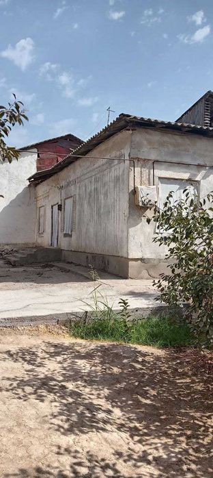 Parkent tumanida Hovli sotiladi