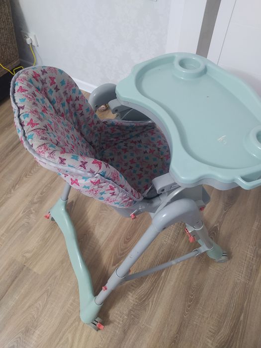 Стул для кормления ребенка