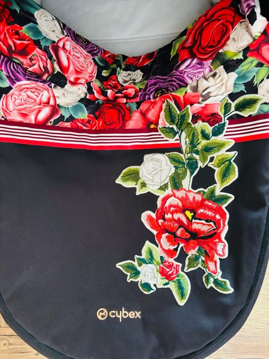 Cybex Кош за новородено Priam и e-Priam Lux Spring Blossom Dark