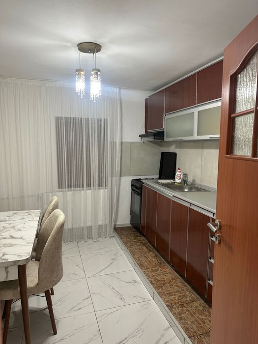 Inchiriez apartament 2 camere mobilat si utilat