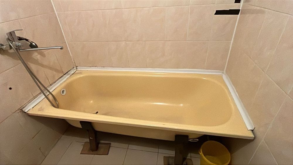 Продам ванну, газ плиту