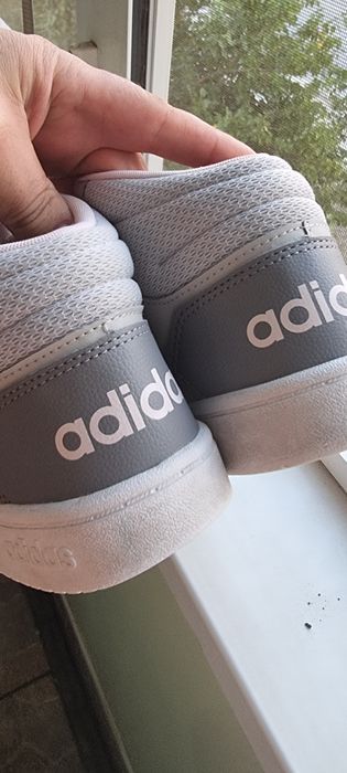 Маратонки ADIDAS номер 38 като нови.