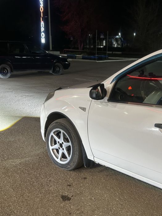 Продам Renault Sandero 2012года