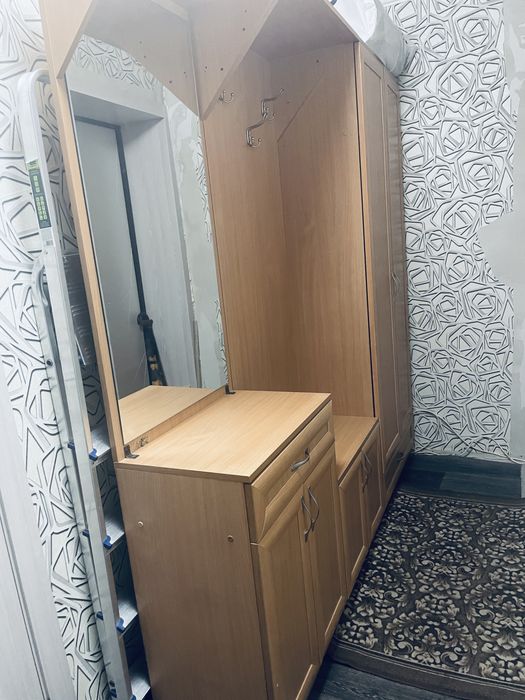 Продается прихожая б/у